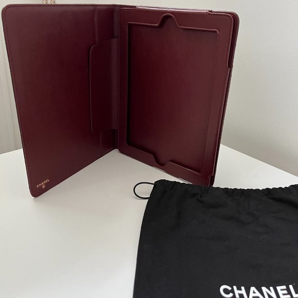 CHANEL 9th Generation iPad Cover Case (pristine condition) - Picture 14 of 16